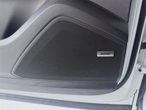 Certified 2022 Porsche Cayenne Turbo image 9