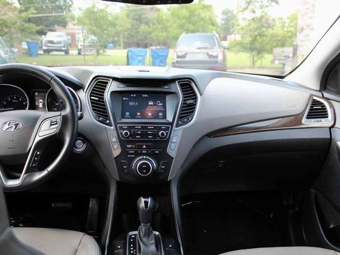 Used 2017 Hyundai Santa Fe Sport AWD/4WD image 31