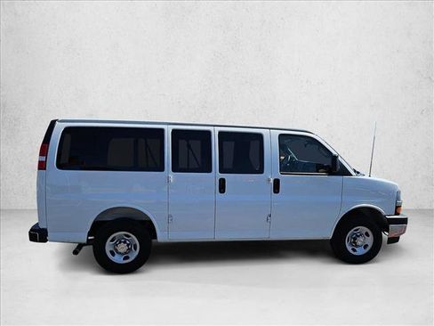 Used 2025 Chevrolet Express 2500 LT w/ LT Preferred Equipment Group RWD image 12