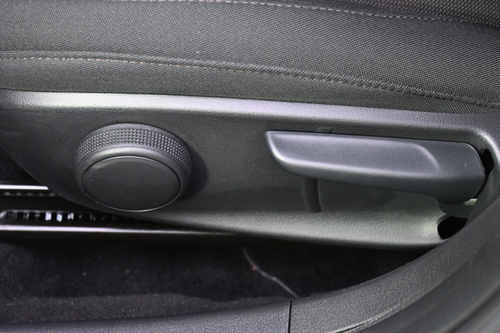Used 2025 MAZDA MAZDA3 s FWD image 14
