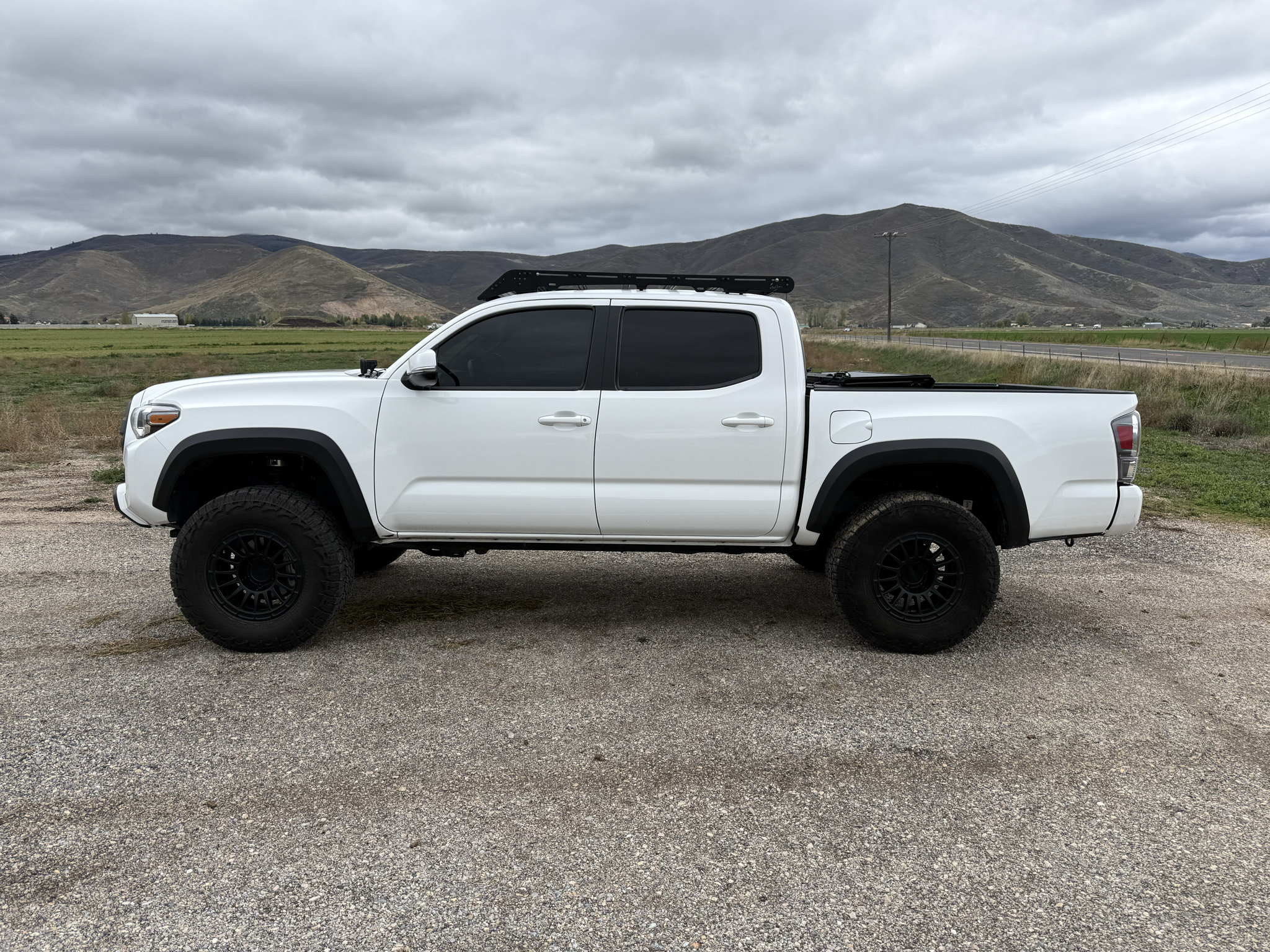 Used 2021 Toyota Tacoma TRD Off-Road w/ Technology Package AWD/4WD image 4
