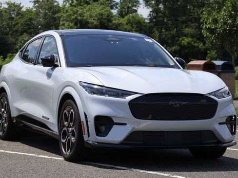 Certified 2023 Ford Mustang Mach-E GT image 3