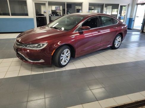 Used 2015 Chrysler 200 Limited w/ Convenience Group FWD image 3