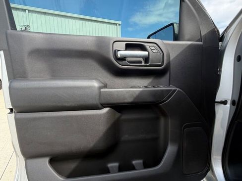 Used 2019 Chevrolet Silverado 1500 Custom Trail Boss w/ Custom Convenience Package image 7