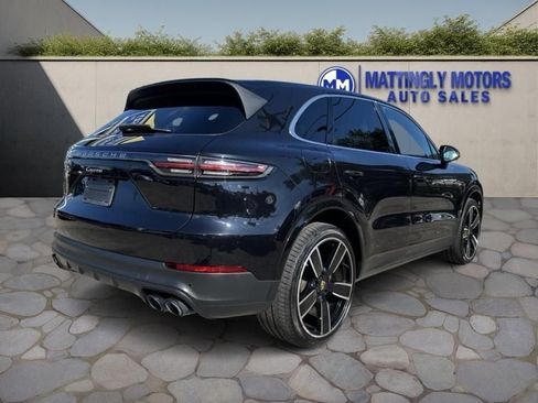 Used 2020 Porsche Cayenne image 3