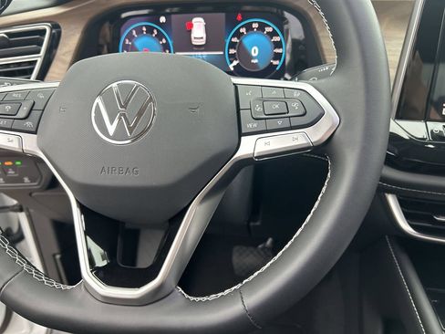 New 2026 Volkswagen Atlas SE FWD image 21