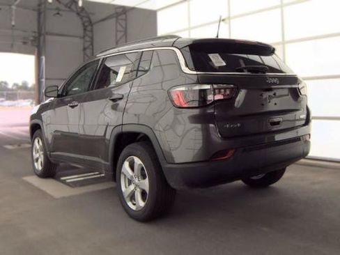 Used 2018 Jeep Compass Latitude w/ Popular Equipment Group AWD/4WD image 8