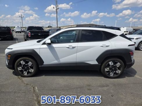 Used 2025 Hyundai Kona SEL FWD image 2