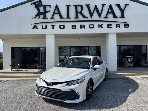Used 2022 Toyota Camry XLE FWD image 37