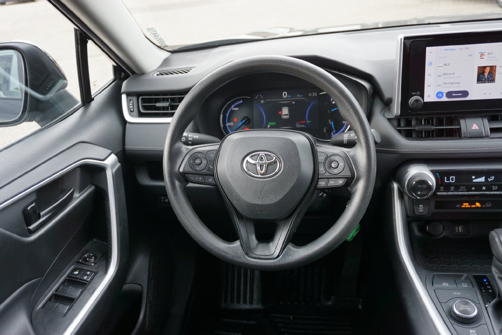 Used 2023 Toyota RAV4 LE AWD/4WD image 13