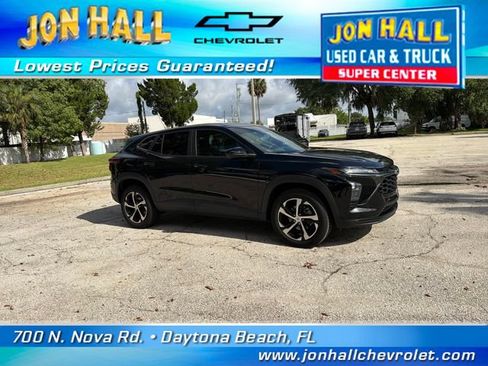 Used 2024 Chevrolet Trax RS w/ Sunroof Package FWD image 16