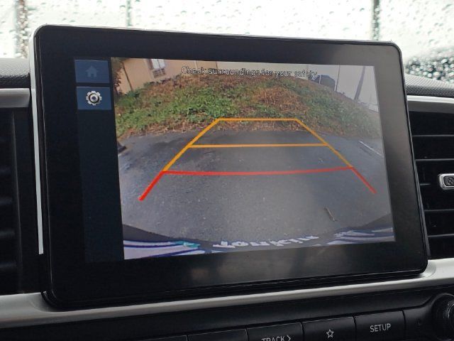 Certified 2025 Hyundai Venue SEL FWD image 30