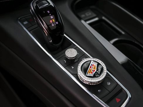 Used 2023 Cadillac Escalade V w/ LPO, ONYX Package image 23