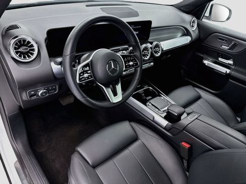 Used 2023 Mercedes-Benz GLB 250 image 9