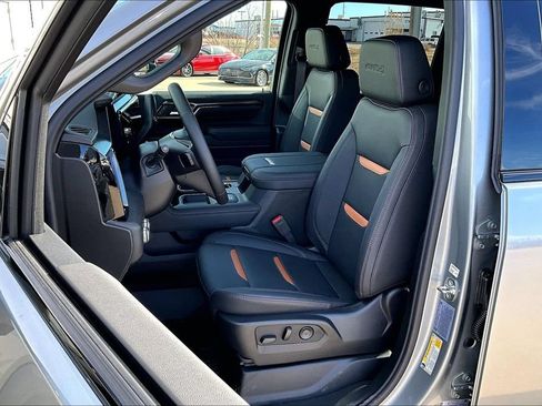 New 2026 GMC Sierra 2500 AT4 w/ AT4 Premium Plus Package AWD/4WD image 24
