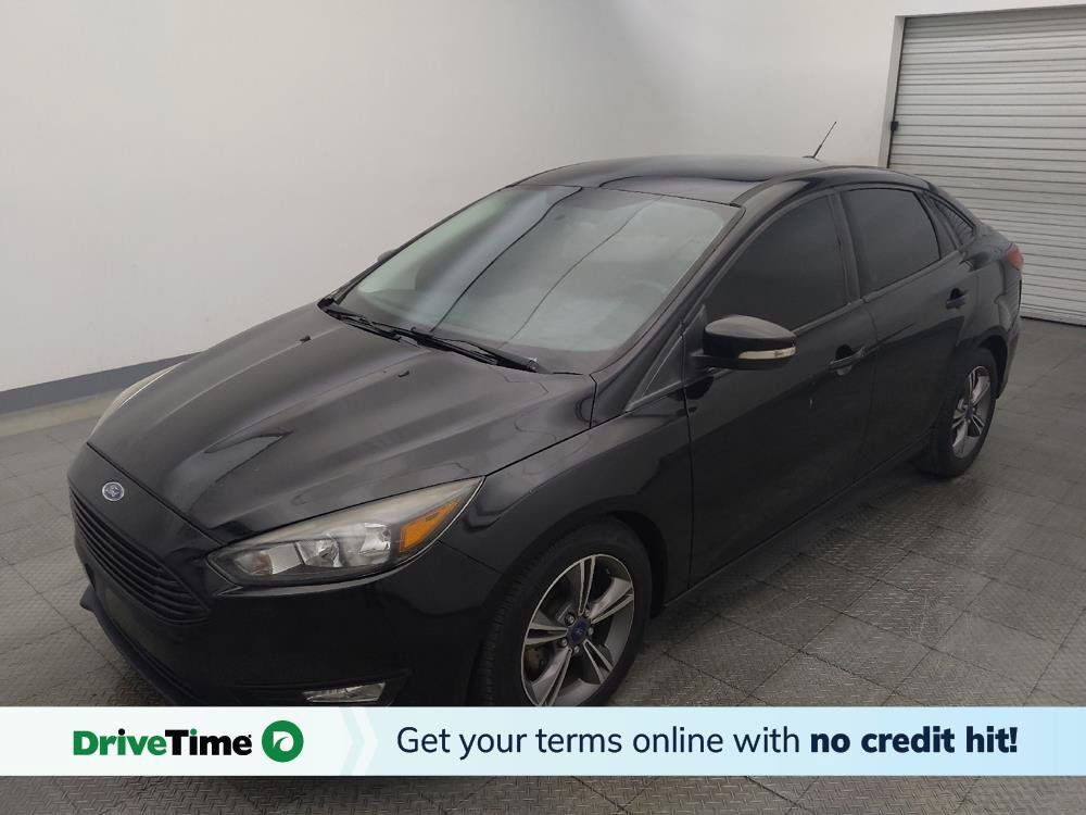 Used 2018 Ford Focus SE w/ SE Appearance Package FWD image 1