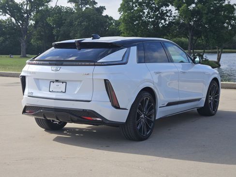 New 2026 Cadillac Lyriq V w/ Exterior Carbon Fiber Package AWD/4WD image 3