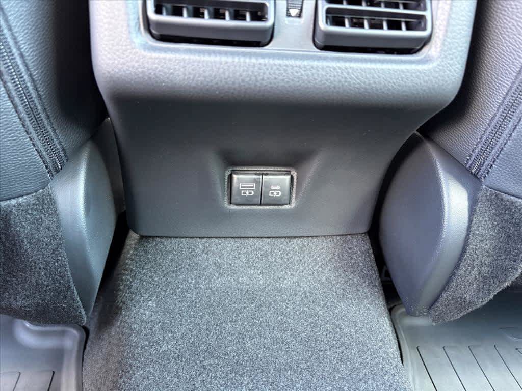 Used 2026 Toyota Camry SE w/ Convenience Package FWD image 10