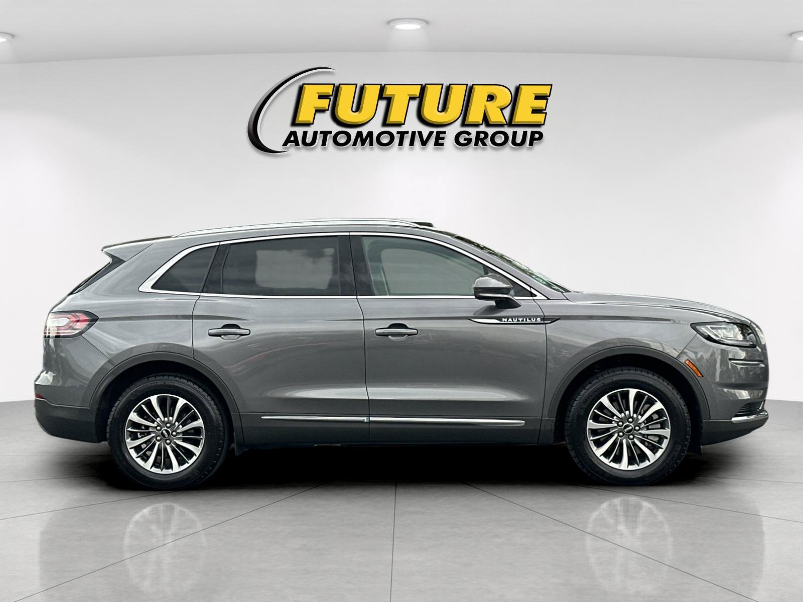 Certified 2023 Lincoln Nautilus FWD w/ Premium Package image 2
