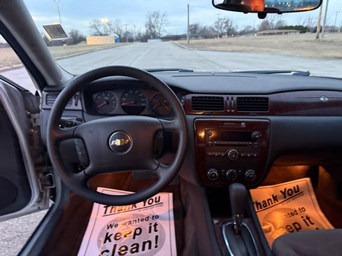 Used 2011 Chevrolet Impala LS image 11