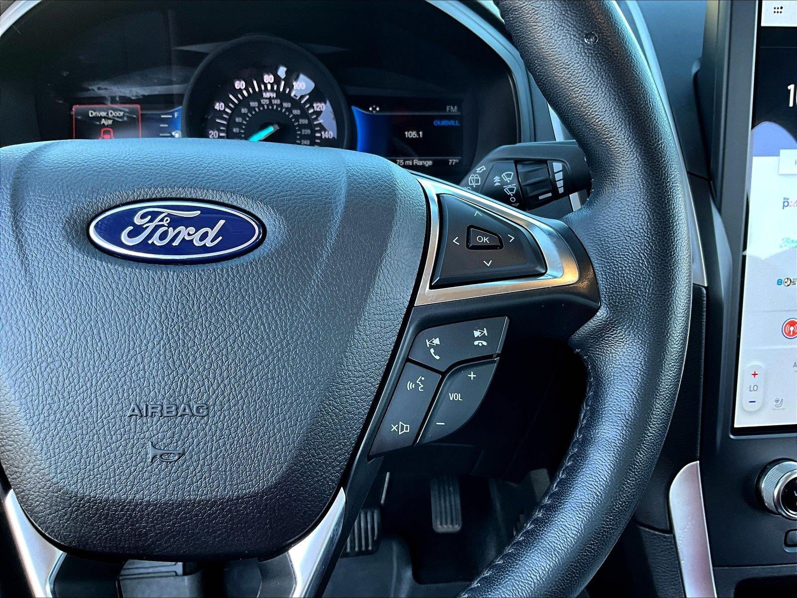 Used 2023 Ford Edge SEL w/ Convenience Package AWD/4WD image 12