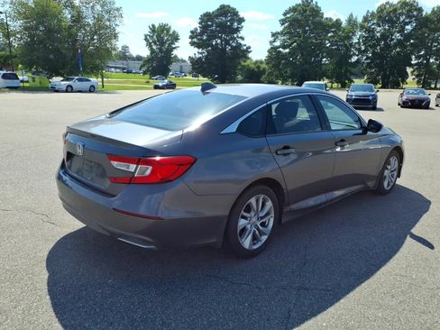 Used 2018 Honda Accord LX image 5