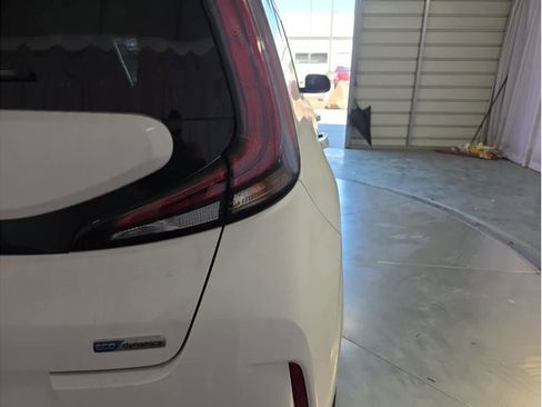 Used 2025 Kia Soul EX image 10