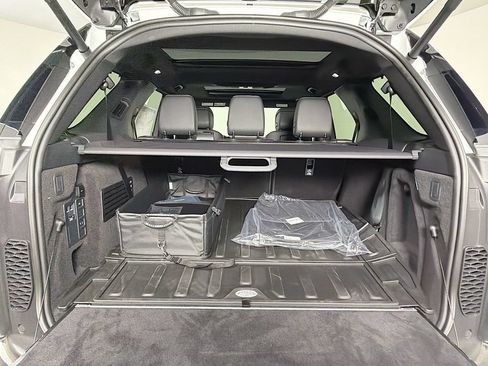 New 2026 Land Rover Discovery S AWD/4WD image 28