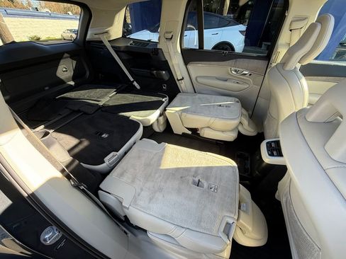Used 2022 Volvo XC90 T8 Inscription w/ Advanced Package image 32
