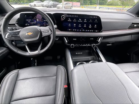 Used 2025 Chevrolet Tahoe Premier RWD image 15