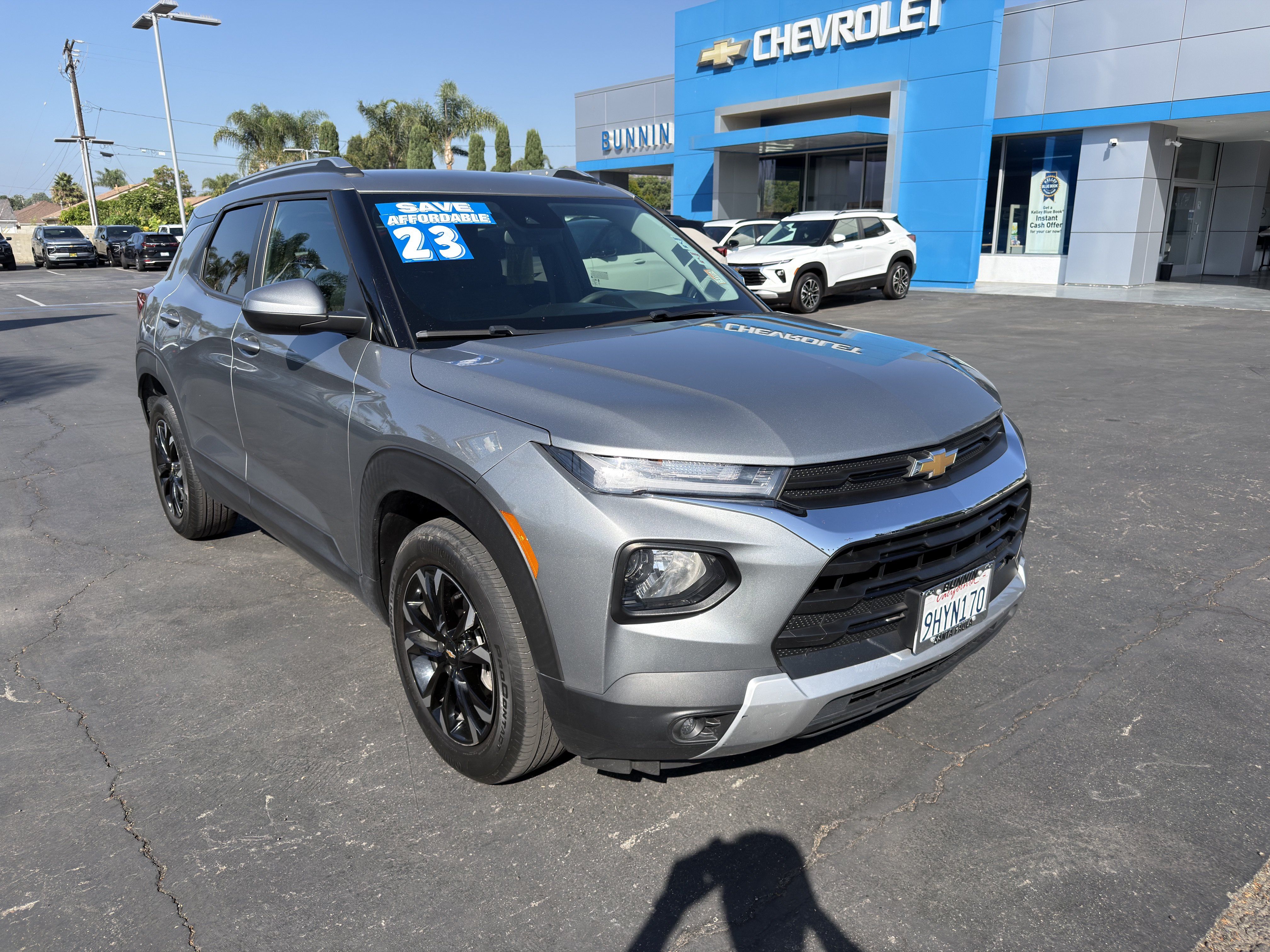 Used 2023 Chevrolet TrailBlazer LT FWD image 2