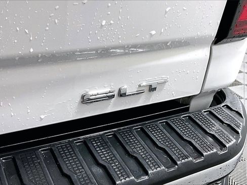 Used 2024 GMC Sierra 2500 SLT w/ SLT Premium Package image 25