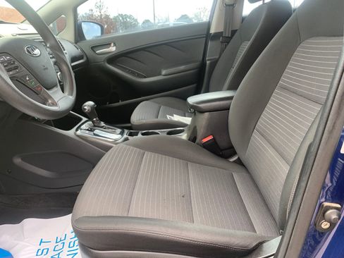 Used 2017 Kia Forte LX w/ LX Popular Package image 22