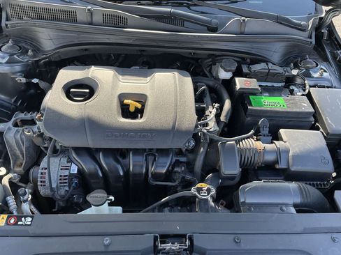 Used 2019 Kia Forte LXS image 29