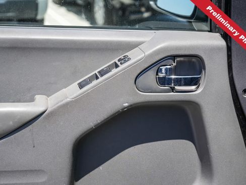 Used 2018 Nissan Frontier SV w/ Value Truck Package RWD image 16