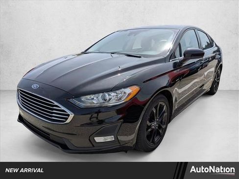Used 2020 Ford Fusion SE w/ Equipment Group 151A FWD image 1
