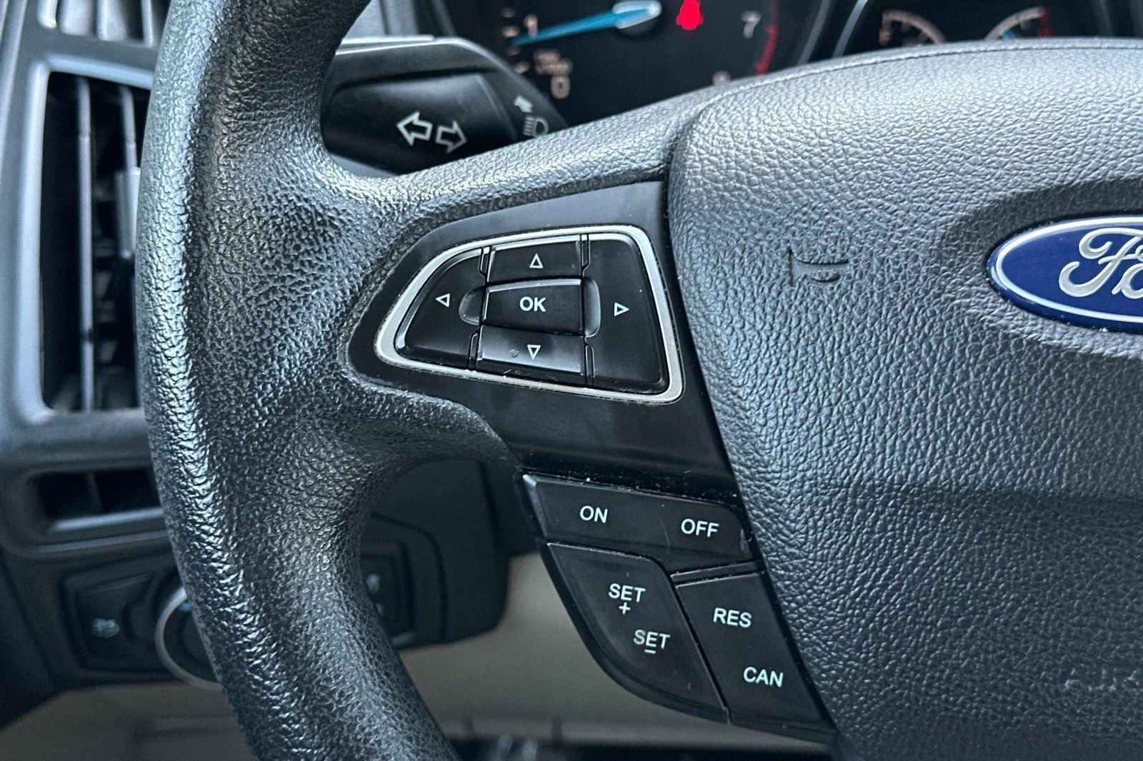 Used 2018 Ford Focus SE FWD image 28
