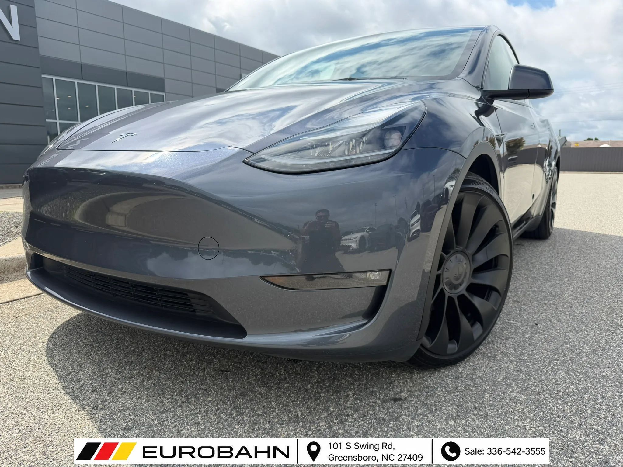 Used 2023 Tesla Model Y Performance AWD/4WD image 1