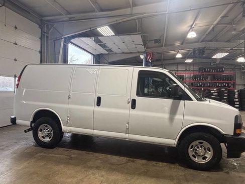 Used 2020 Chevrolet Express 2500 w/ Driver Convenience Package RWD image 5