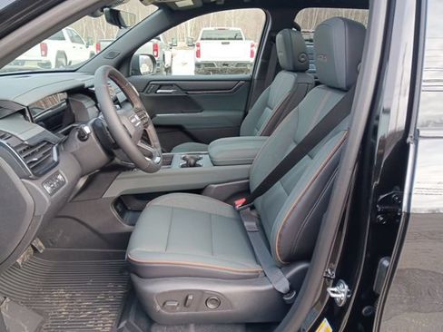 New 2026 GMC Acadia AT4 w/ LPO, Floor Liner Package AWD/4WD image 5