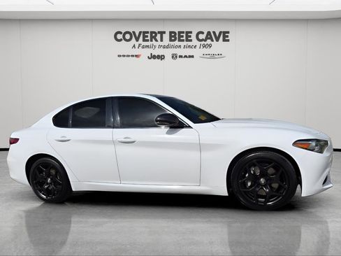 Used 2021 Alfa Romeo Giulia Sprint w/ Nero Edizione image 12