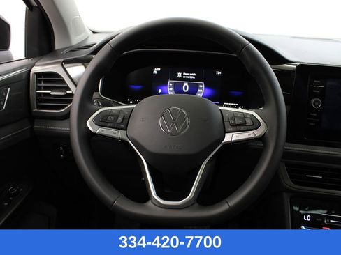 New 2026 Volkswagen Taos SE image 20