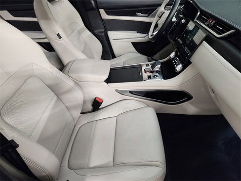 Used 2024 Jaguar F-PACE R-Dynamic S image 3