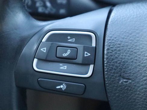 Used 2015 Volkswagen Passat TDI SEL Premium image 25