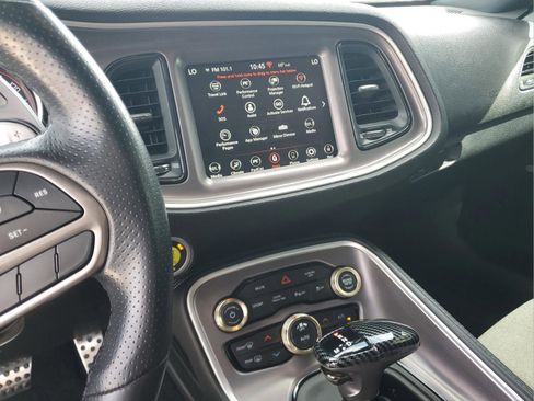 Used 2022 Dodge Challenger R/T w/ Performance Handling Group image 22