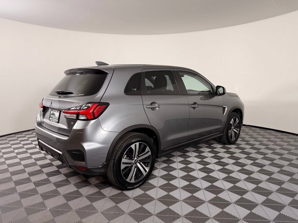 Used 2025 Mitsubishi Outlander Sport SE AWD/4WD image 9