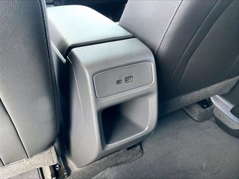Used 2025 Chevrolet Trax LT w/ LT Convenience Package FWD image 25