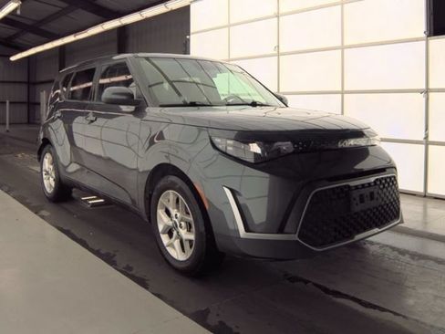 Used 2024 Kia Soul LX w/ Option Group 015 FWD image 5