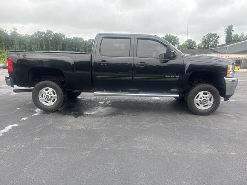 Used 2012 Chevrolet Silverado 2500 LT w/ Interior Plus Package AWD/4WD image 12