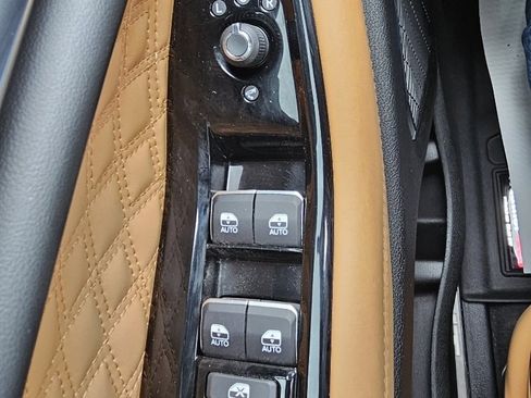 Used 2023 Jeep Grand Cherokee L Summit w/ Advanced Protech Group IV image 24